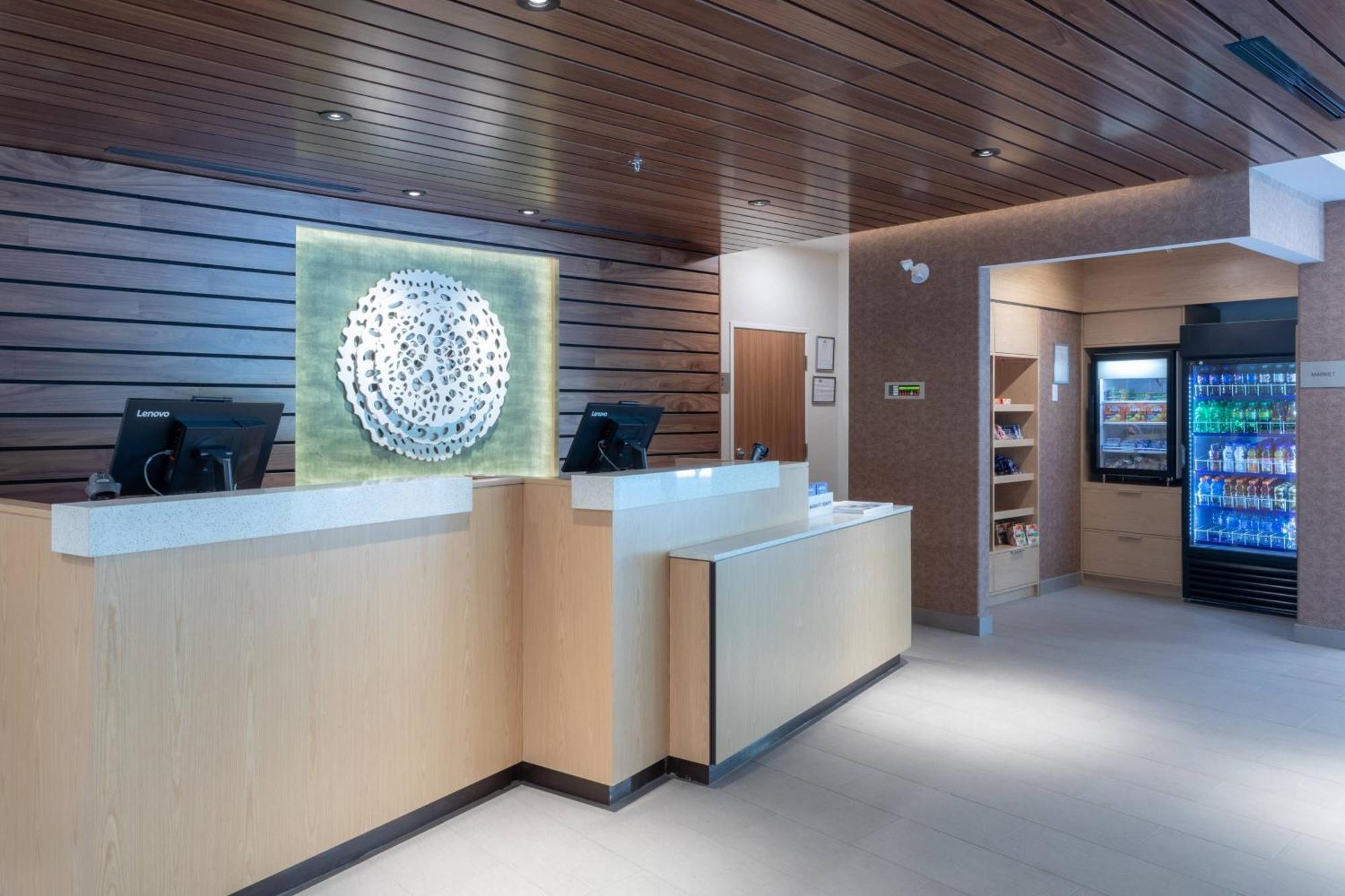 Fairfield By Marriott Inn & Suites Revelstoke Exteriör bild
